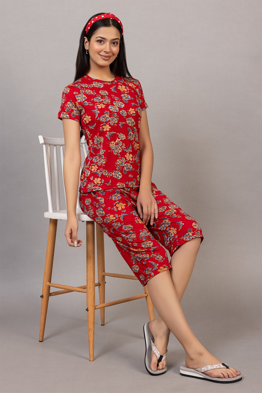  Solzeiq Super Soft Round Neck Red Capri Suit